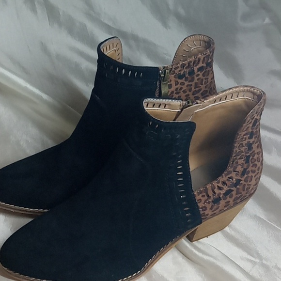 Boutique by Corkys zip up ankle boots cheetah - Picture 3 of 7